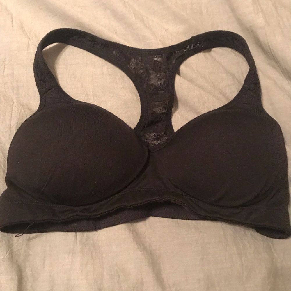 Black push up sports bra